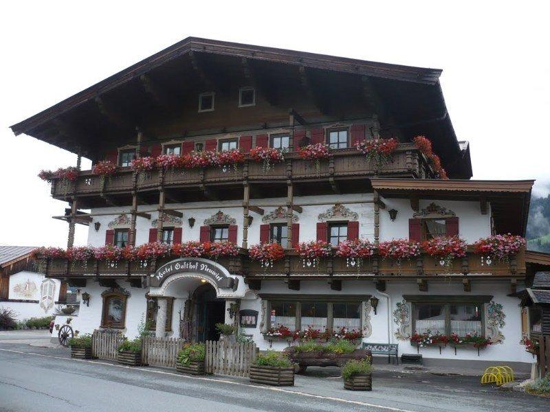 Kaiserhotel Neuwirt Оберндорф  Экстерьер фото