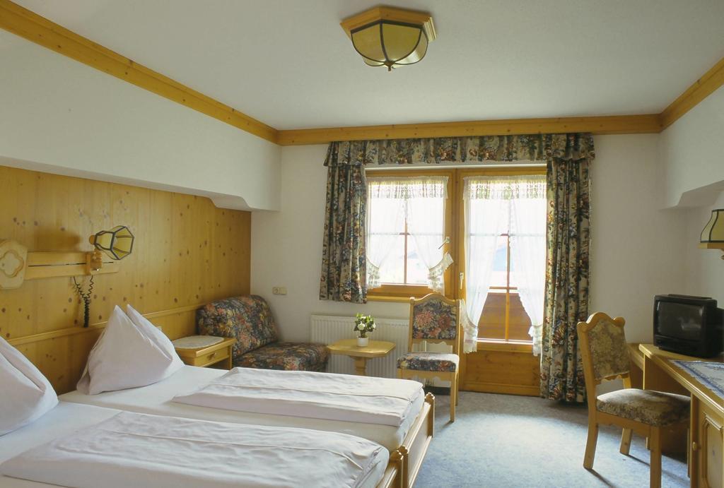 Kaiserhotel Neuwirt Оберндорф  Номер фото